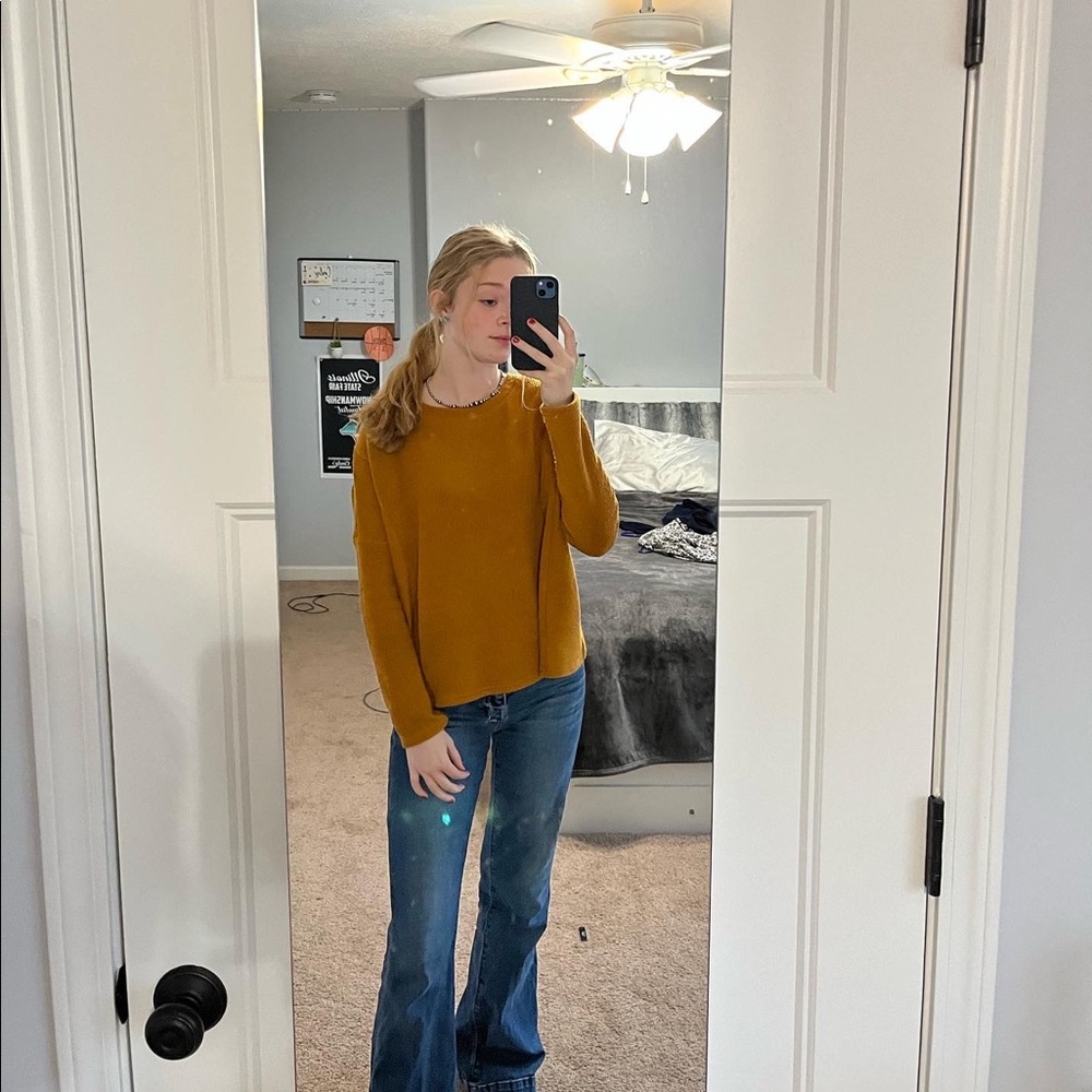 BURNT ORANGE SWEATER